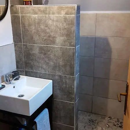 Nase Malo Selo-jahorina Dvorista