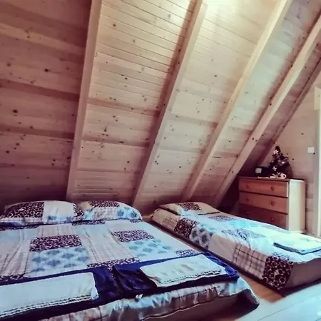 Feriehus Nase Malo Selo-jahorina Dvorista