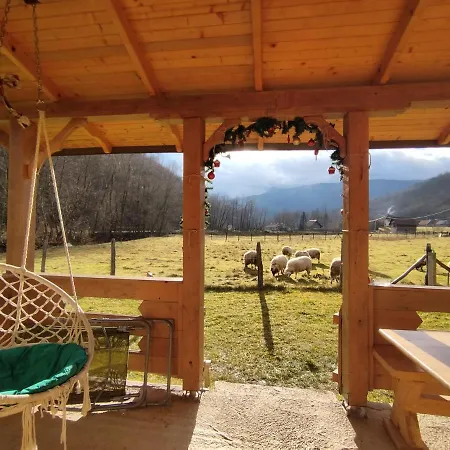 Feriehus Nase Malo Selo-jahorina Dvorista